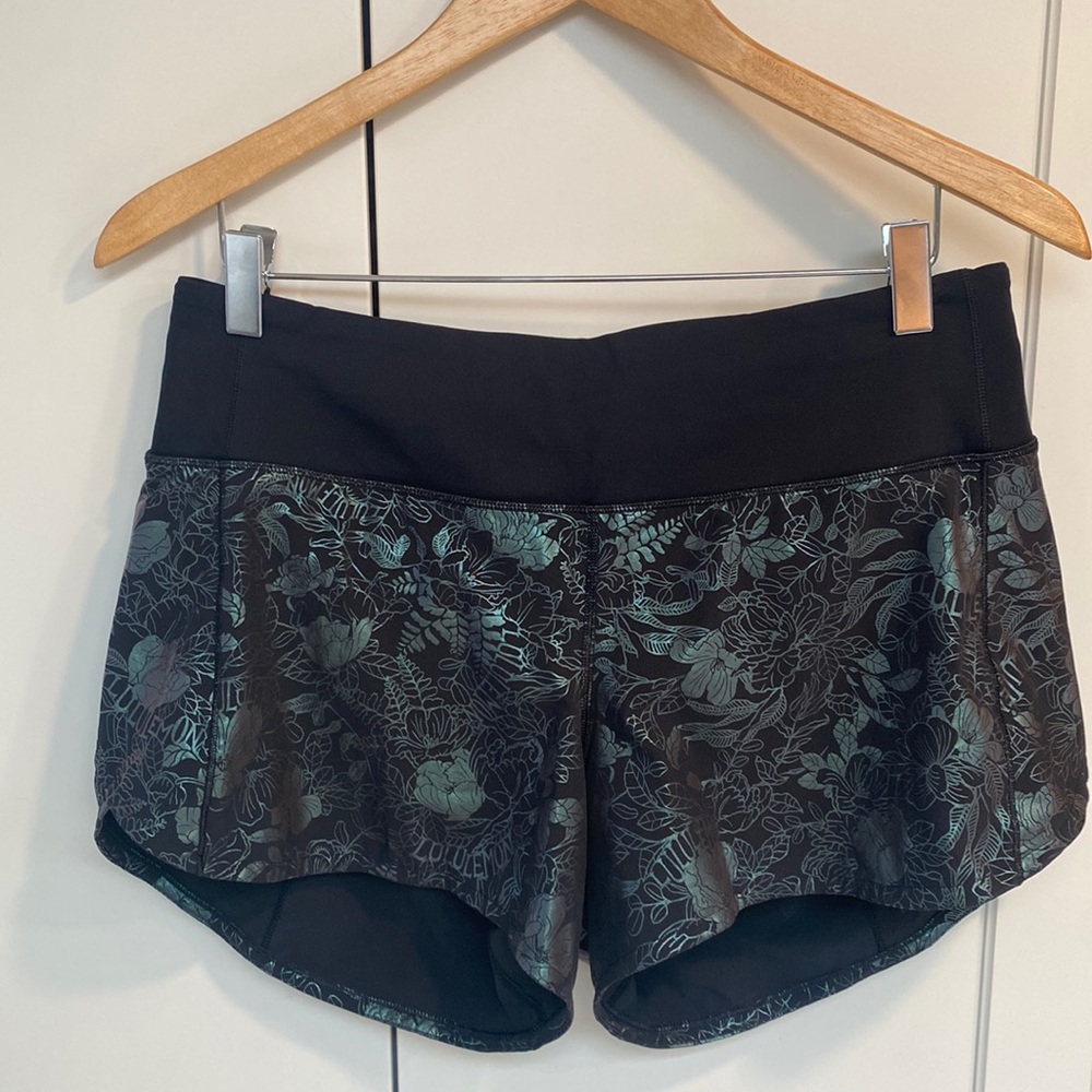 Lululemon Speed Up Lined short 4” size 8 limited edition iridescent print- LNC